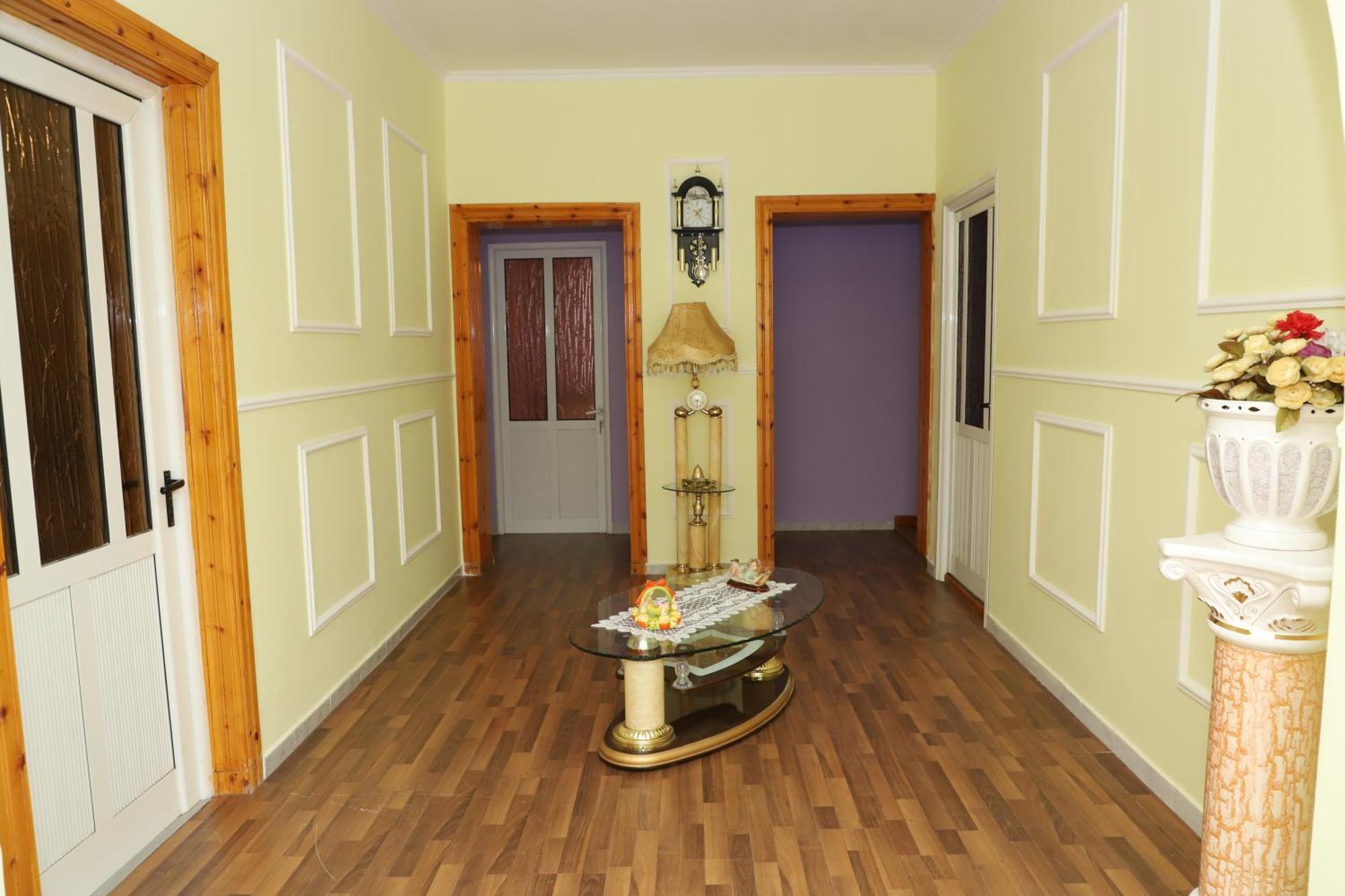 Guesthouse Katerina Berat Luaran gambar