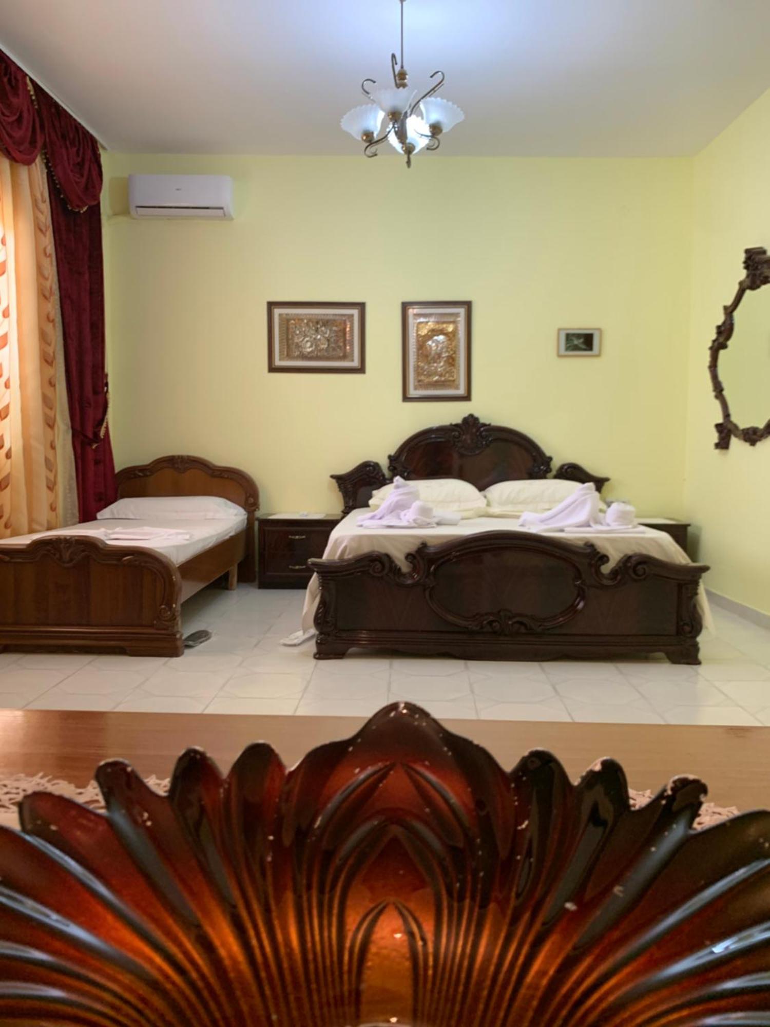 Guesthouse Katerina Berat Luaran gambar