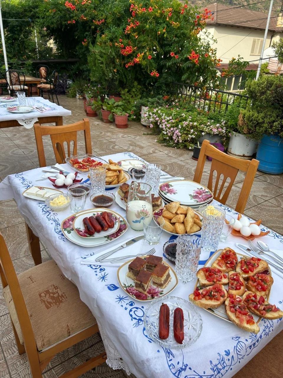 Guesthouse Katerina Berat Luaran gambar