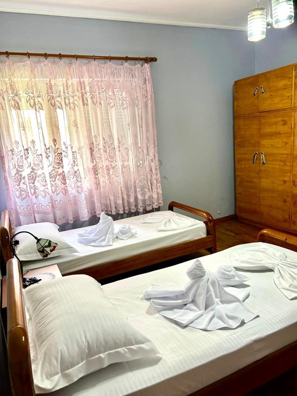 Guesthouse Katerina Berat Luaran gambar