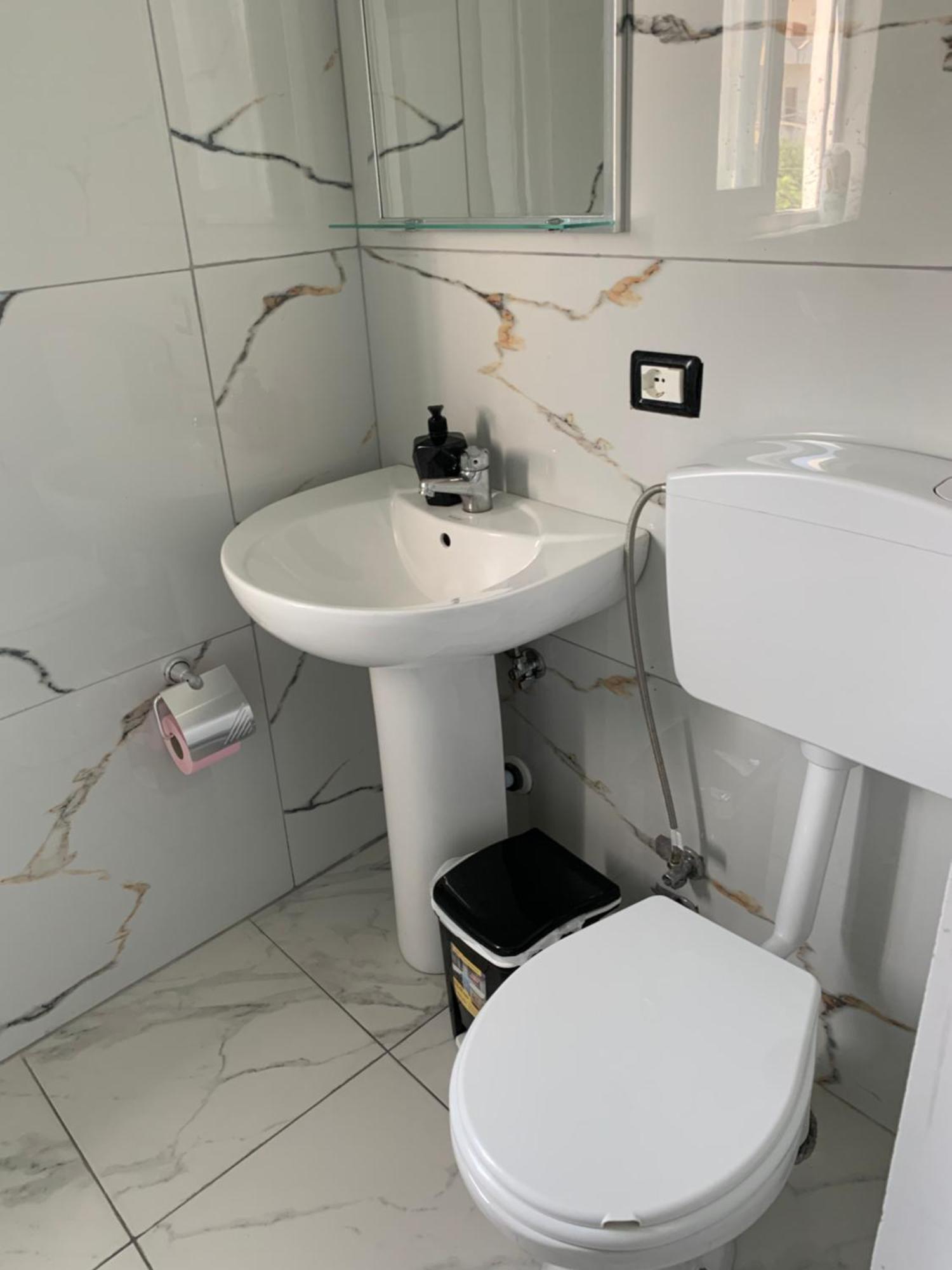 Guesthouse Katerina Berat Luaran gambar